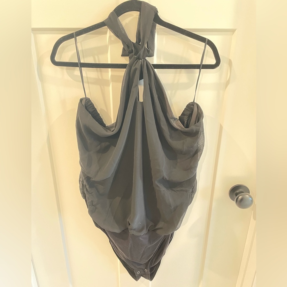 NWT. Black key hole halter body suit - 3X
